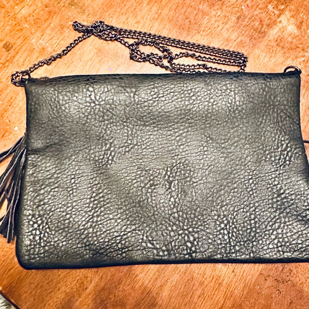 Black Vegan Leather‎ Envelope Crossbody Handbag long chain strap - Picture 6 of 7